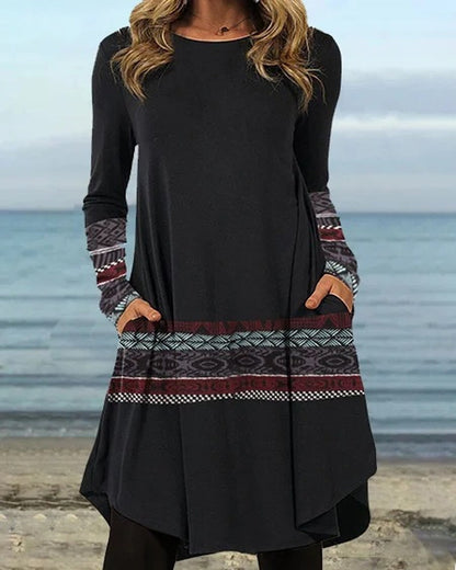 Langärmliges Kleid Mit Unregelmäßigem Saum